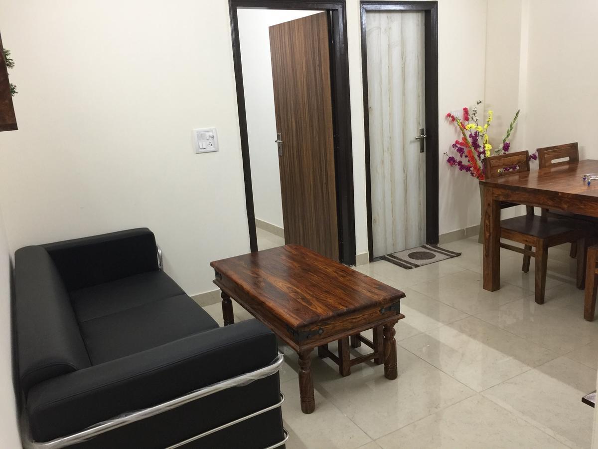 The Raveesh E24 - 2Bhk Serviced Apartment Nueva Delhi Exterior foto