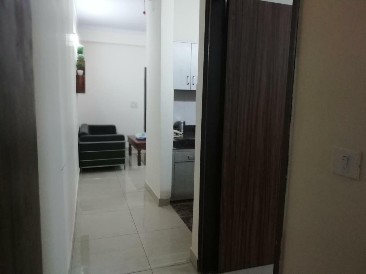 The Raveesh E24 - 2Bhk Serviced Apartment Nueva Delhi Exterior foto