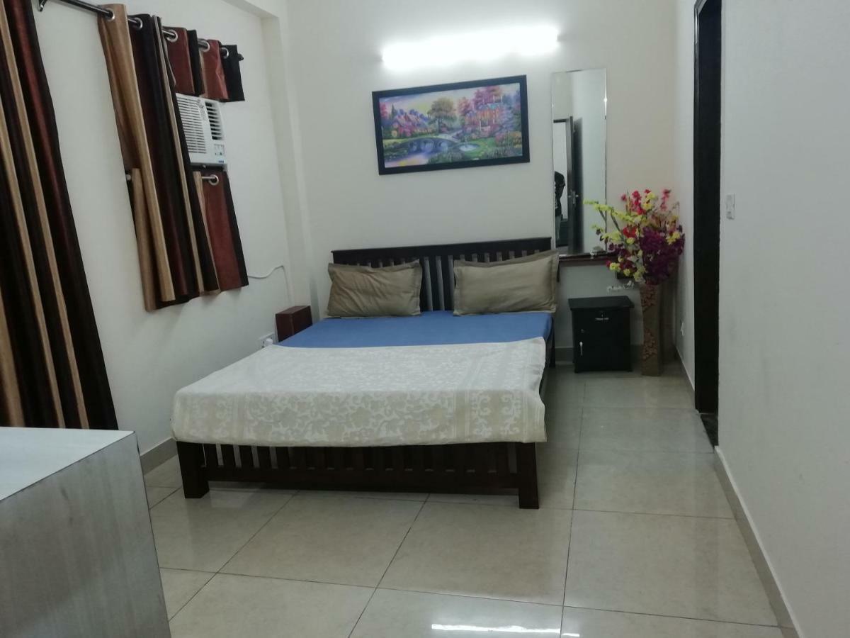 The Raveesh E24 - 2Bhk Serviced Apartment Nueva Delhi Exterior foto